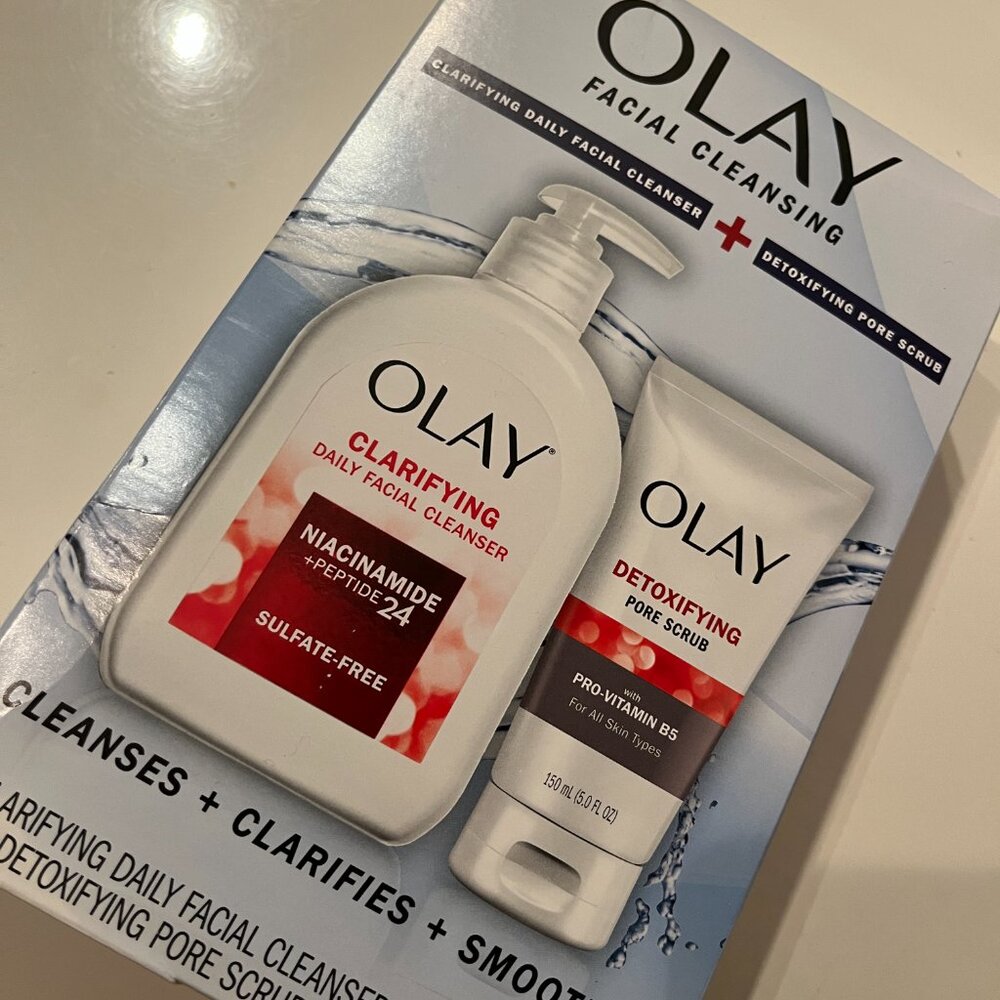 Olay Facial Cleanser and Detoxifying Pore Scrub Combo Pack (NEW)